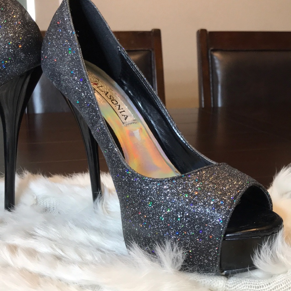 Black Heels Shimmery Peep Toe. Lasonia. Size 8.5.